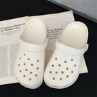 AY white hole shoes / 44-45