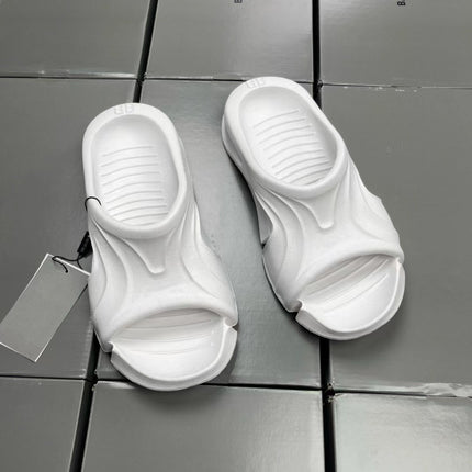 Paris Classic Slippers, Leaky Toe Wading Rubber Slippers, Same Style for Men and Women, Perfect Fit for Foot Shape