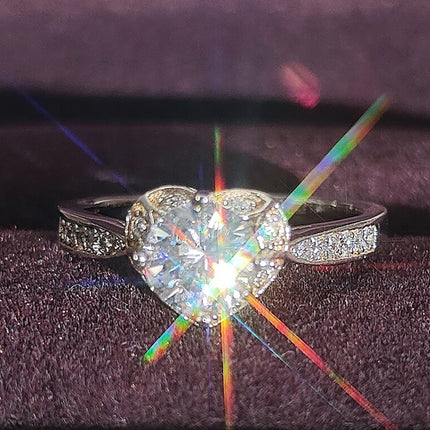 Japanese and Korean style fashion heart-shaped love zircon ladies engagement popular ring ring does not fade niche r869