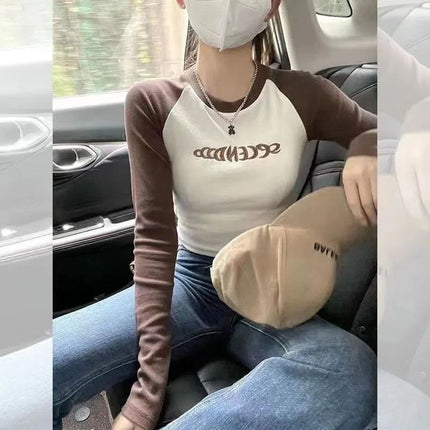 Women's Long-Sleeve T-Shirt with Regular Shoulders, 2026 Autumn New Style, Color-Blocking, Slim-Fit, Short Top, Autumn Trend
