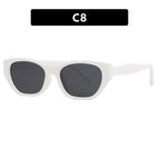 Solid white gray flakes / As shown in the picture