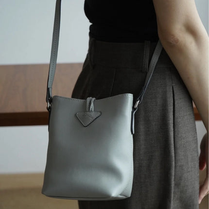 High-Quality Dragon-Embellished Fashionable Bamboo Bucket New Handbag Lightweight Mobile Phone Bag Single-Shoulder Mommy Portable Women's Bag Trendy