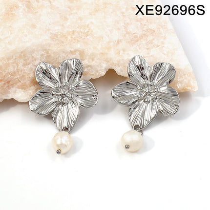 Flower European and American French Retro Earrings High-End Niche Electroplated Large Circle Titanium Steel Earrings Earrings Wholesale Camellia