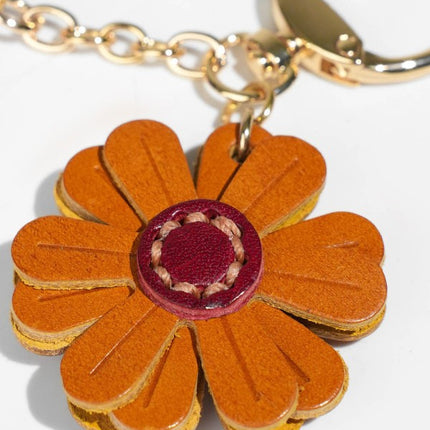High-End Vegetable Tanned Leather Gd Daisy Keychain Pendant Genuine Leather Chrysanthemum Bag Accessories Ins Trendy Set