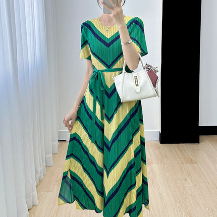 Foreign trade high-end Miyake dress women's summer New temperament age-reducing color matching comfortable pleated split short sleeve skirt