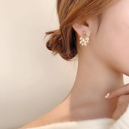 Fashionable and Elegant Pearl Stud Earrings for Women, Korean New Style, Elegant Earrings, Ins Style, Light Luxury Versatile Ear Accessories
