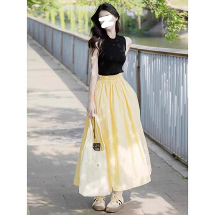 In Summer, Wear a Complete Set of 2026 Dopamine Outfits with a Socialite Vibe, a Mature and Beautiful Style, and a Pretty Yellow Dress Set