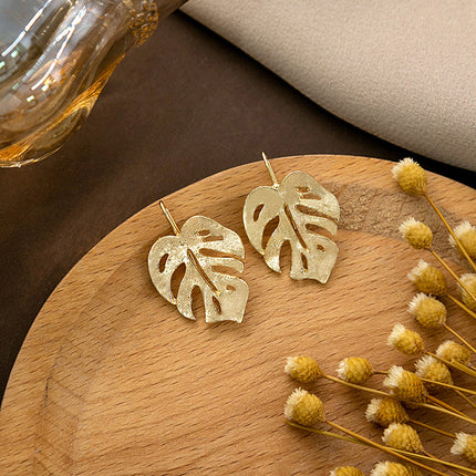 European and American Retro Exaggerated Golden Leaf Earrings, Cut Out Butterfly Ginkgo Earrings, Accessible Luxury Personalized Earrings