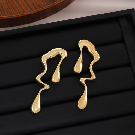 European and American Style Simple Elegant Metal Wind Ring Earrings Retro Exaggerated Irregular Electroplating High-grade Earrings for Women
