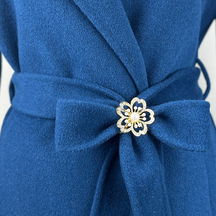 New Flower Pearl Silk Towel Buckle Fashion Coat Knot Buckle Multifunctional Small Square Scarf Shirt Ribbon Bow