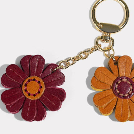 High-End Vegetable Tanned Leather Gd Daisy Keychain Pendant Genuine Leather Chrysanthemum Bag Accessories Ins Trendy Set