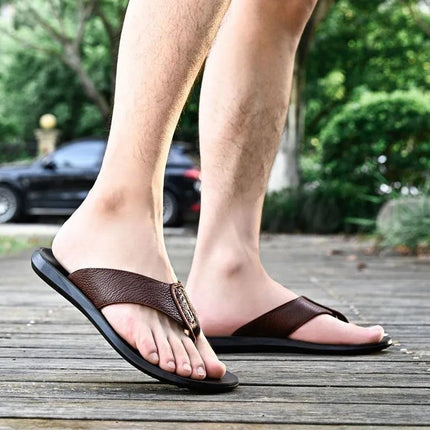 New first-layer leather flip-flops trendy men's shoes summer casual deodorant outdoor men's sandals and slippers a generation of hair