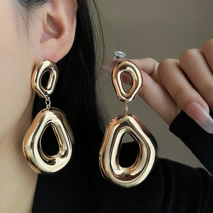 European and American light luxury high-end metal style simple personality earrings women's retro flower pearl hollow love earrings