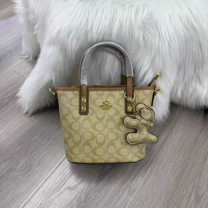 2025 New Textured Vegetable Basket Women's Bag Retro Ins Style Crossbody Bag High-Looking Commuting Outing Women's Bag