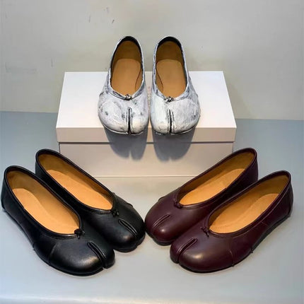 New Comfortable split-toe pig's trotters shoes women's flat sole one-step horseshoe shoes casual fashion shallow mouth breathable ballet shoes