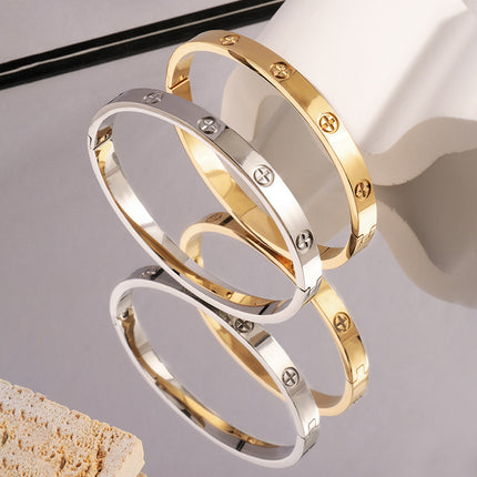 Cross-Border Popular Stainless Steel Cross Nail Bracelet for Women, Fashionable and High-End, New Versatile Light Luxury Style Non-Fading Bracelet