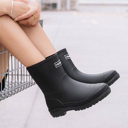 Exported to Japan and South Korea 2025 New Fashion Mid-Calf Rain Boots for Women, Non-Slip Water Shoes, Lightweight Waterproof Rubber Shoes