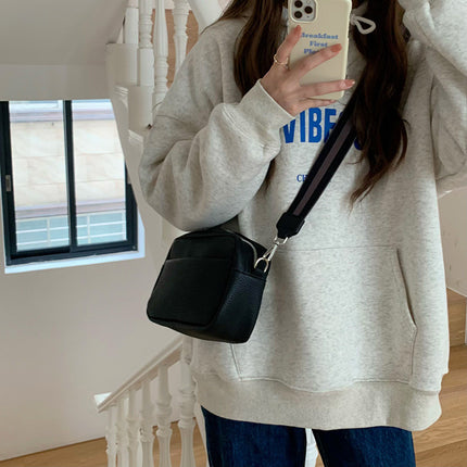 Trendy Women's Bags 2025 Summer New Fashion Simple Crossbody Bag Casual Western Style Shoulder Bag Small Square Bag Women's Bag
