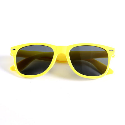 New Trendy Rivet Sunglasses for Women, Stylish Black Retro Men's Sunglasses, Sunshade and Uv Protection Pc Sunglasses Wholesale