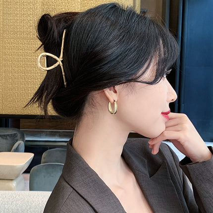 Korean Retro Elegant Earrings 2025 New Trendy Internet Celebrity Simple Cold Style Earrings Women's Ear Jewelry