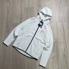 Light gray / M