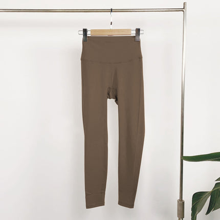 Yoga Pants with No Awkward Lines for Sports, Fitness, and Running, High-Waisted Yoga Pants for Autumn and Winter, High Elasticity