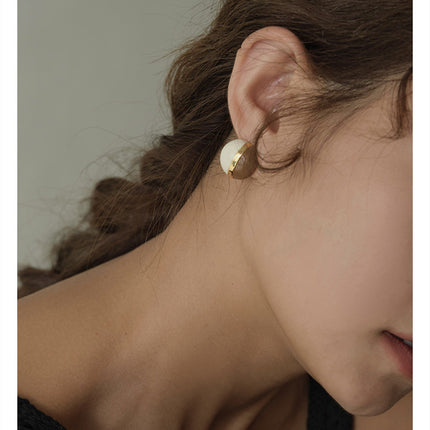 French Retro Elegant Elegant Color Matching Ball Earrings Exquisite All-match High-end Metal Earrings Earrings for Women