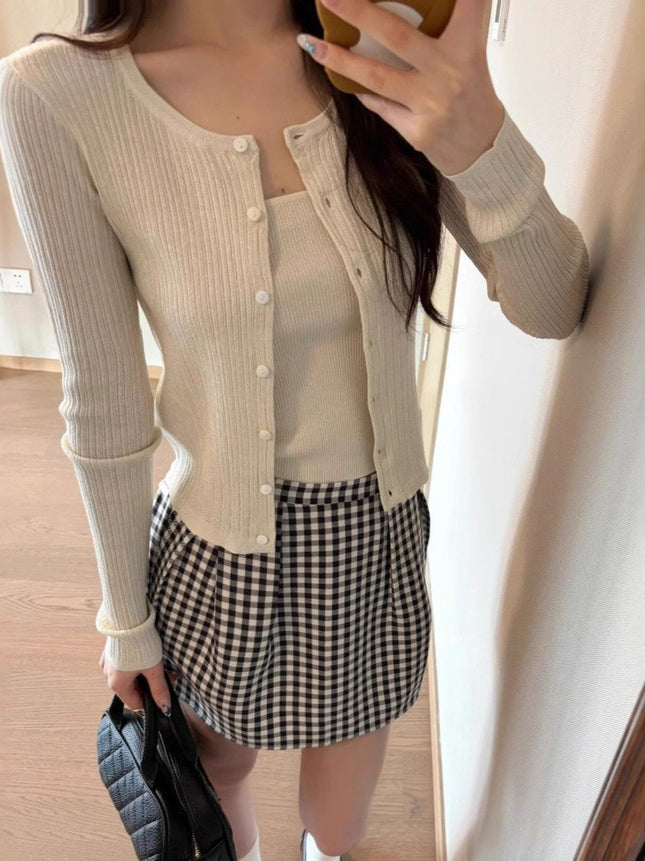 2026 New Early Spring Outfit: a Complete Set of Korean-Style Gentle Knit Cardigan and Plaid Suspender Skirt Set