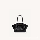 Black large size [crocodile leather pattern in stock]