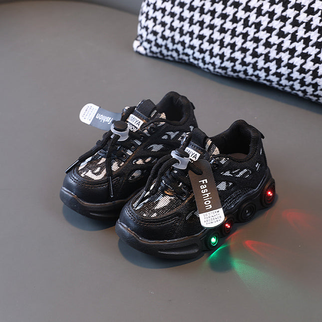 Children's Light-Up Shoes 2026 Spring and Autumn New Model for Boys and Girls Led Glowing Shoes for Young Children Fashionable Soft-Soled Sneakers