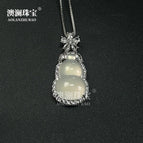 Naked pendant / White gourd