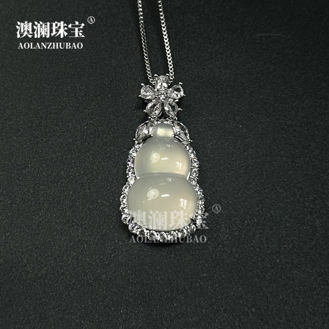 Ice Green Chalcedony Gourd Pendant Imperial White Agate Necklace Jade Color Clavicle Chain Popular Douyin Live Broadcast Same Style