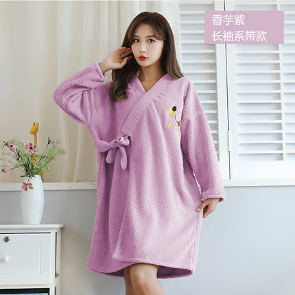 Women's bath towel can be worn and wrapped soft absorbent thick long sleeve lace-up bathrobe beauty salon home wear internet celebrity bathrobe