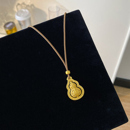 Gold-Plated Necklace for Women, Vintage Fashion Versatile Pendant with a High-End Design Sweater Chain Clothing Accessory