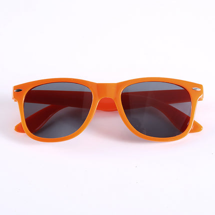 New Trendy Rivet Sunglasses for Women, Stylish Black Retro Men's Sunglasses, Sunshade and Uv Protection Pc Sunglasses Wholesale