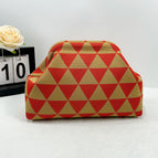 Triangular red khaki color / 30*22*9cm