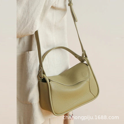 Niche Designer Bags for Women, Autumn/Winter 2025 New Vintage Small Square Bag, High-End Versatile Fashion Shoulder and Crossbody Bag