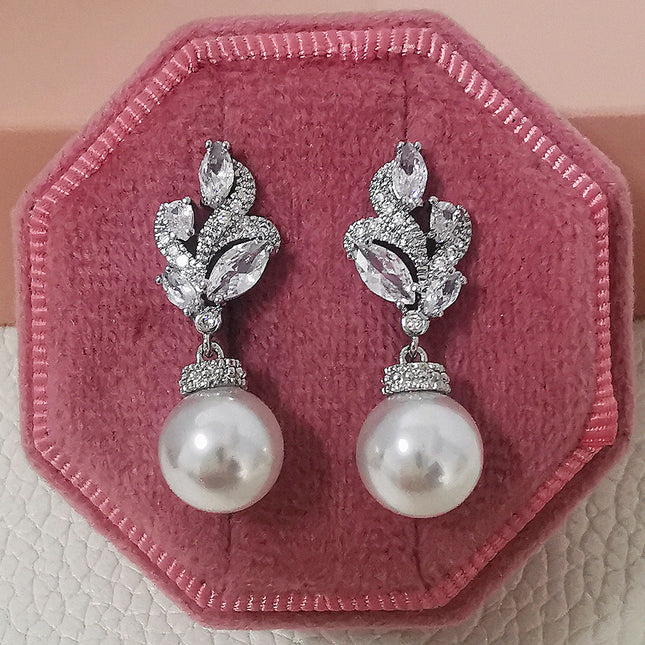 Elegant Flower Imitation Pearl Earrings Women's Elegant Japanese and Korean Style Distinctive Mid-length Earrings European and American Bridal Earrings e1004