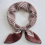 Hanging card square houndstooth brown / 58x58cm