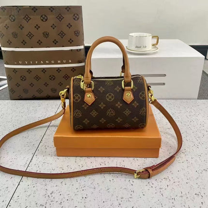 This year's popular mini bag women's 2025 spring and summer new portable pillow bag all-match super hot shoulder messenger bag