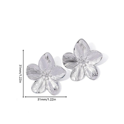 European and American Style Exaggerated Titanium Steel Flower Earrings for Women, French Three-Dimensional Fashion Light Luxury Silver Petal Earrings Versatile Style