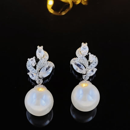 Elegant Flower Imitation Pearl Earrings Women's Elegant Japanese and Korean Style Distinctive Mid-length Earrings European and American Bridal Earrings e1004