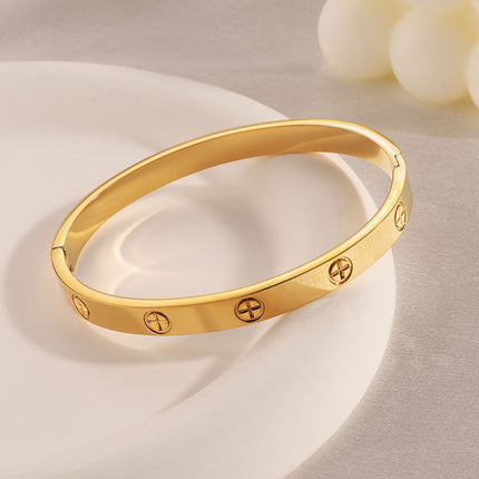Cross-Border Popular Stainless Steel Cross Nail Bracelet for Women, Fashionable and High-End, New Versatile Light Luxury Style Non-Fading Bracelet