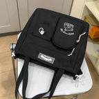 Black shoulder bag without accessories