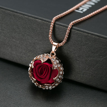 Autumn and winter high-grade rose pendant decorative necklace women's clothes pendant sweater chain long versatile accessories trendy