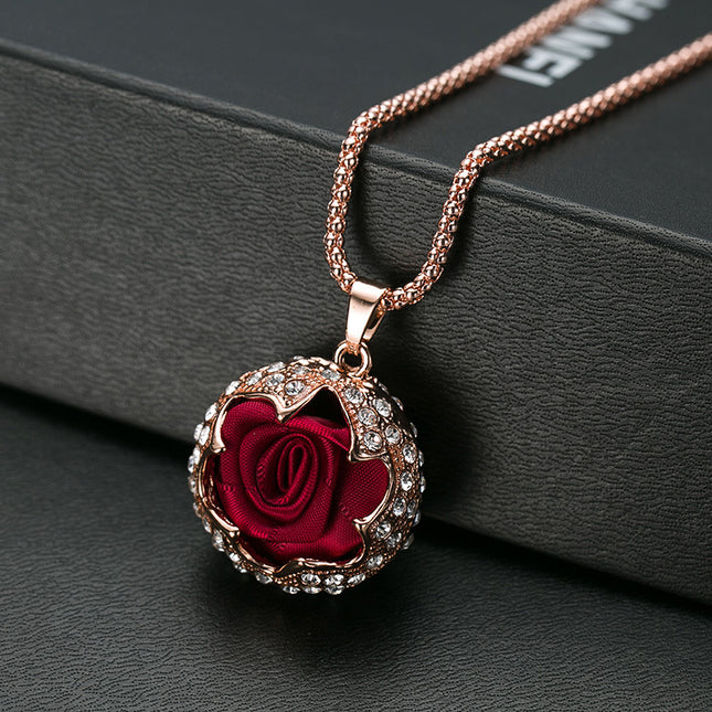 Autumn and winter high-grade rose pendant decorative necklace women's clothes pendant sweater chain long versatile accessories trendy