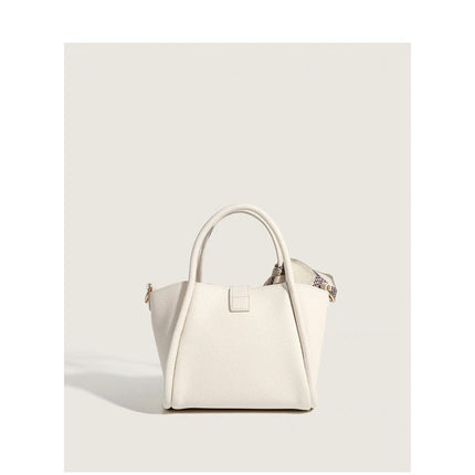 Faux Leather Bucket Bag Cream White Urban Minimalist / Sac Seau Cuir Artificiel Blanc Crème Urbain