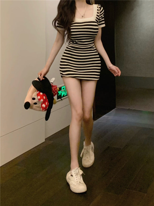 Small Knitted Hong Kong Style Striped Square Neck Dress Women's Summer 2023 New Slim-Fit Slimming Skirt Bag Arm Skirt