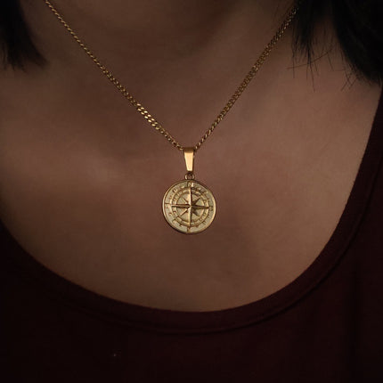 Classic Stainless Steel Compass Compass Necklace North Star Pendant Sweater Chain Men's and Women's Clavicle Chain Plated with 18K Gold