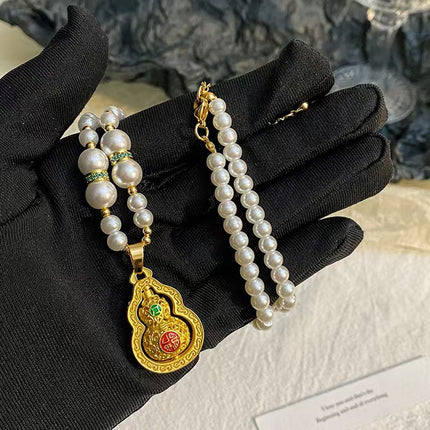 Gold-Plated Necklace for Women, Vintage Fashion Versatile Pendant with a High-End Design Sweater Chain Clothing Accessory